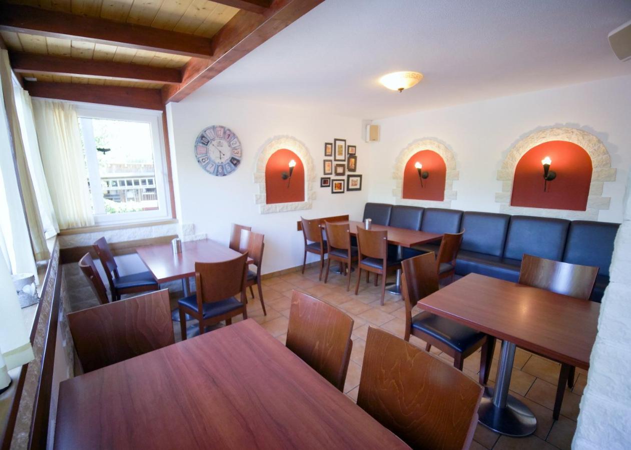 鲁斯特 帕克布里克旅馆酒店 外观 照片